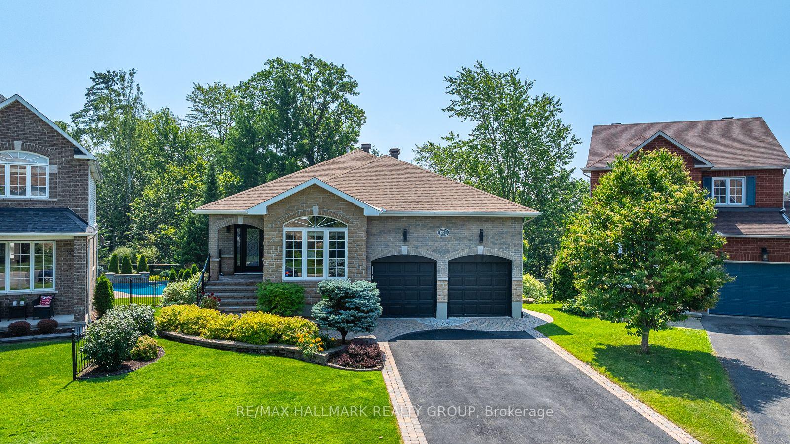 1954 Lobelia Way, Orleans - Cumberland and Area, ON, exterior