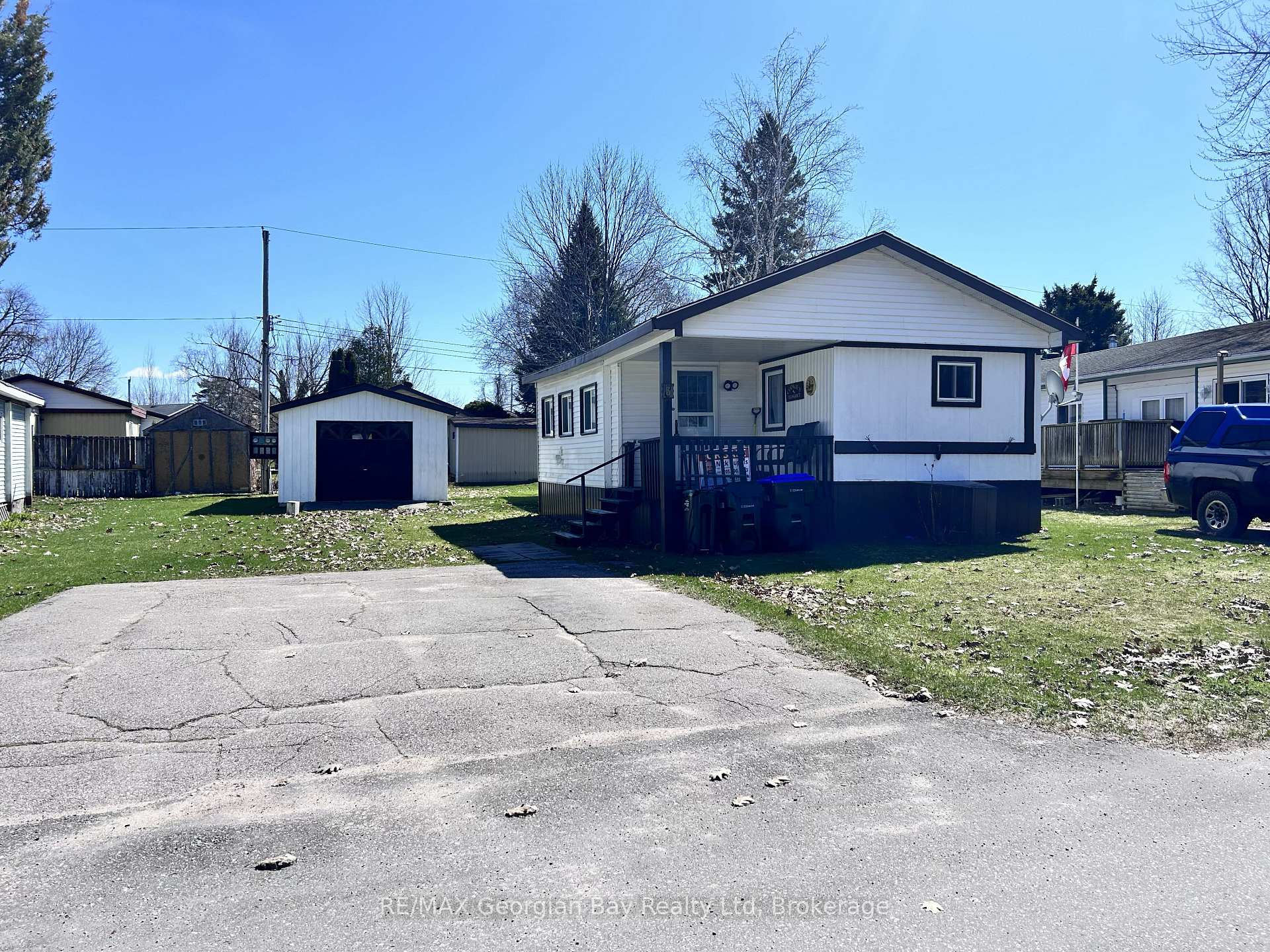 3 Northland Road, Midland, ON, exterior