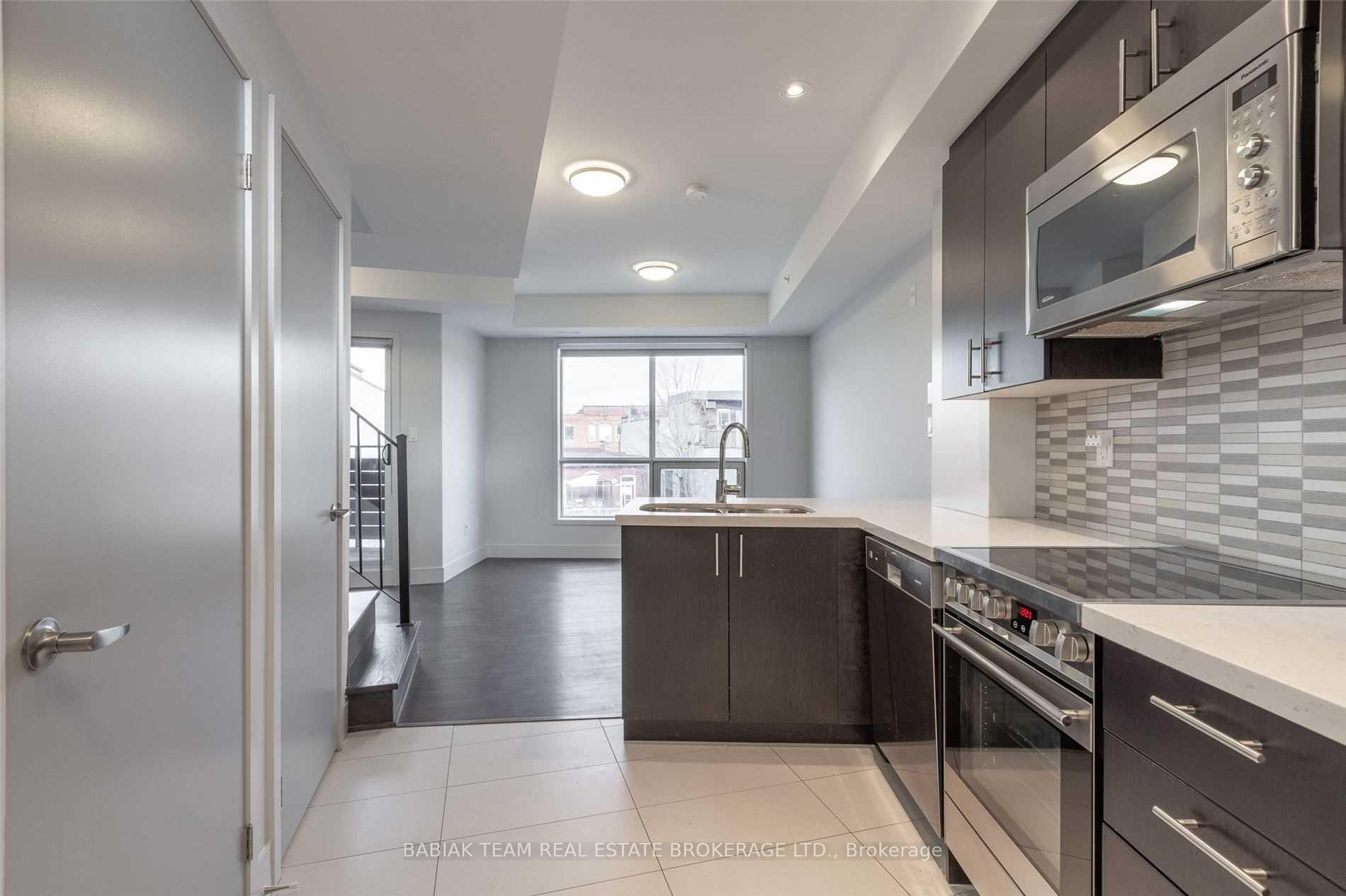 303 - 332 High Park Avenue, Toronto W02, ON, exterior