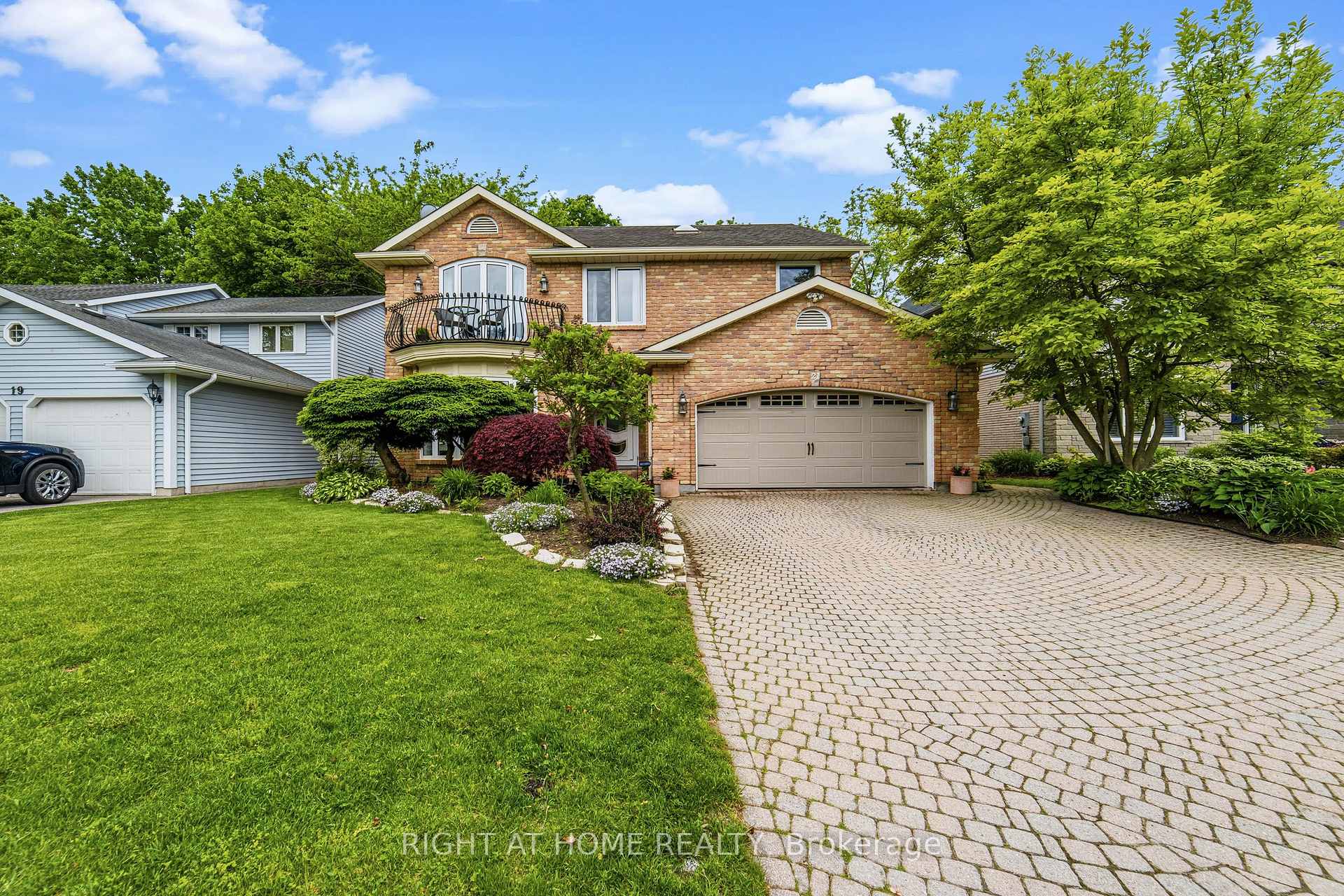 21 Francis Creek Boulevard, St. Catharines, ON, exterior