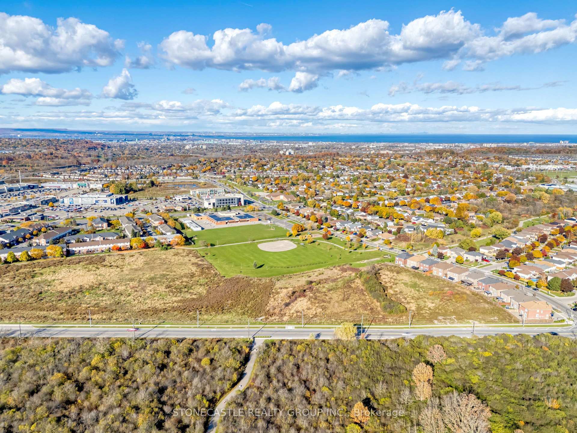 390 Highland Road W, Hamilton, ON, exterior