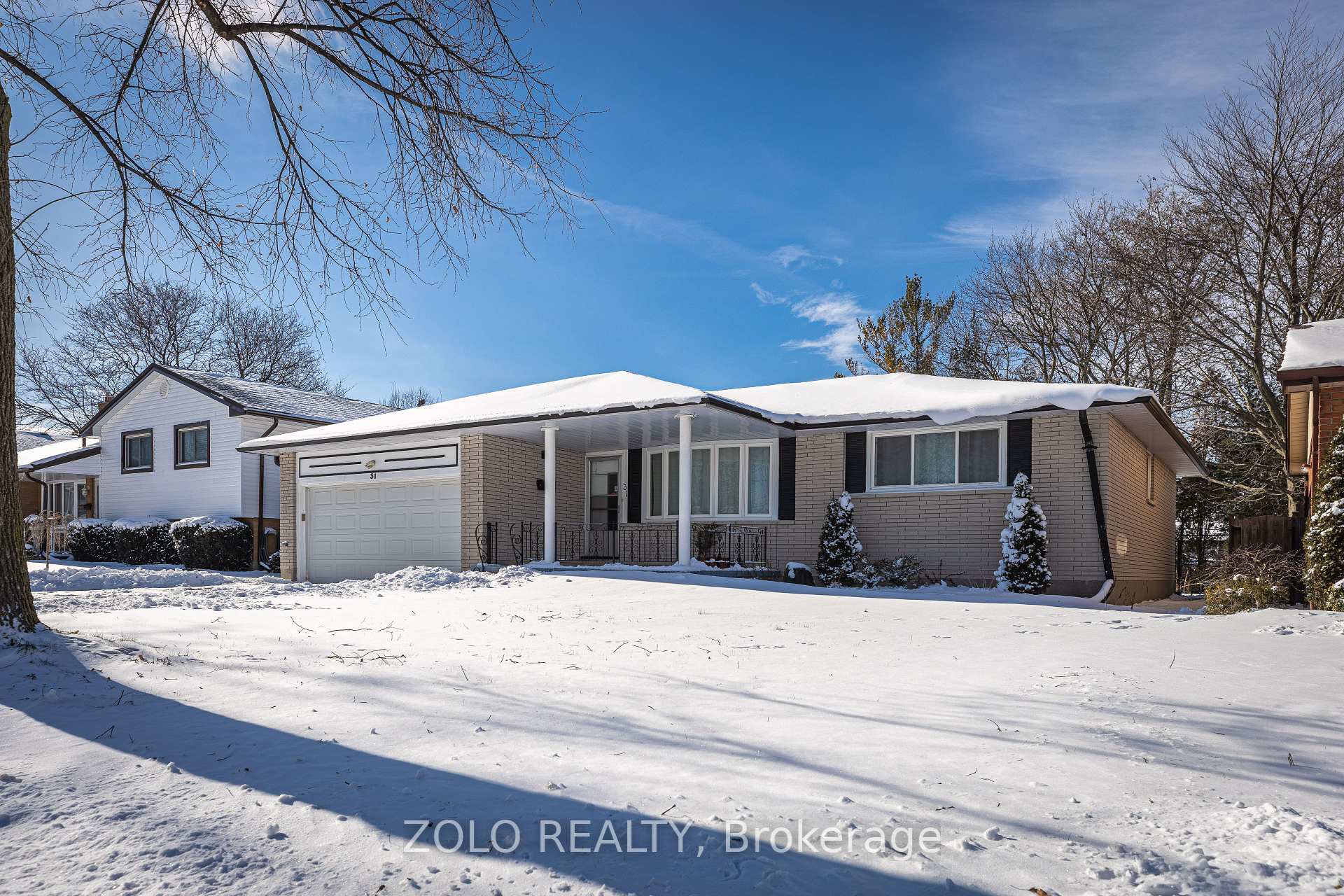31 Applewood Lane, London South, ON, exterior