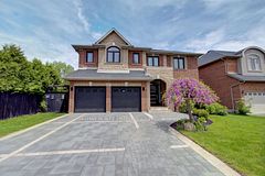 193 Teddington Place, Burlington, ON, exterior