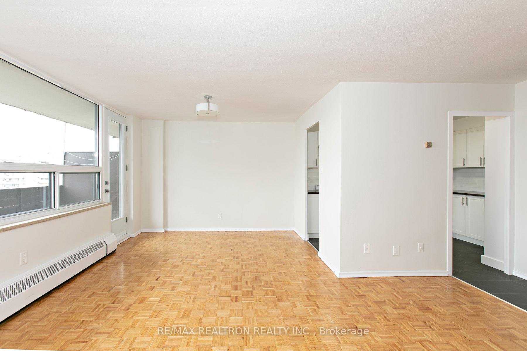 601 - 6200 Bathurst Street, Toronto C07, ON, exterior