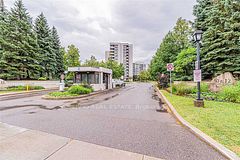 310 - 10 Laurelcrest Street, Brampton, ON, exterior