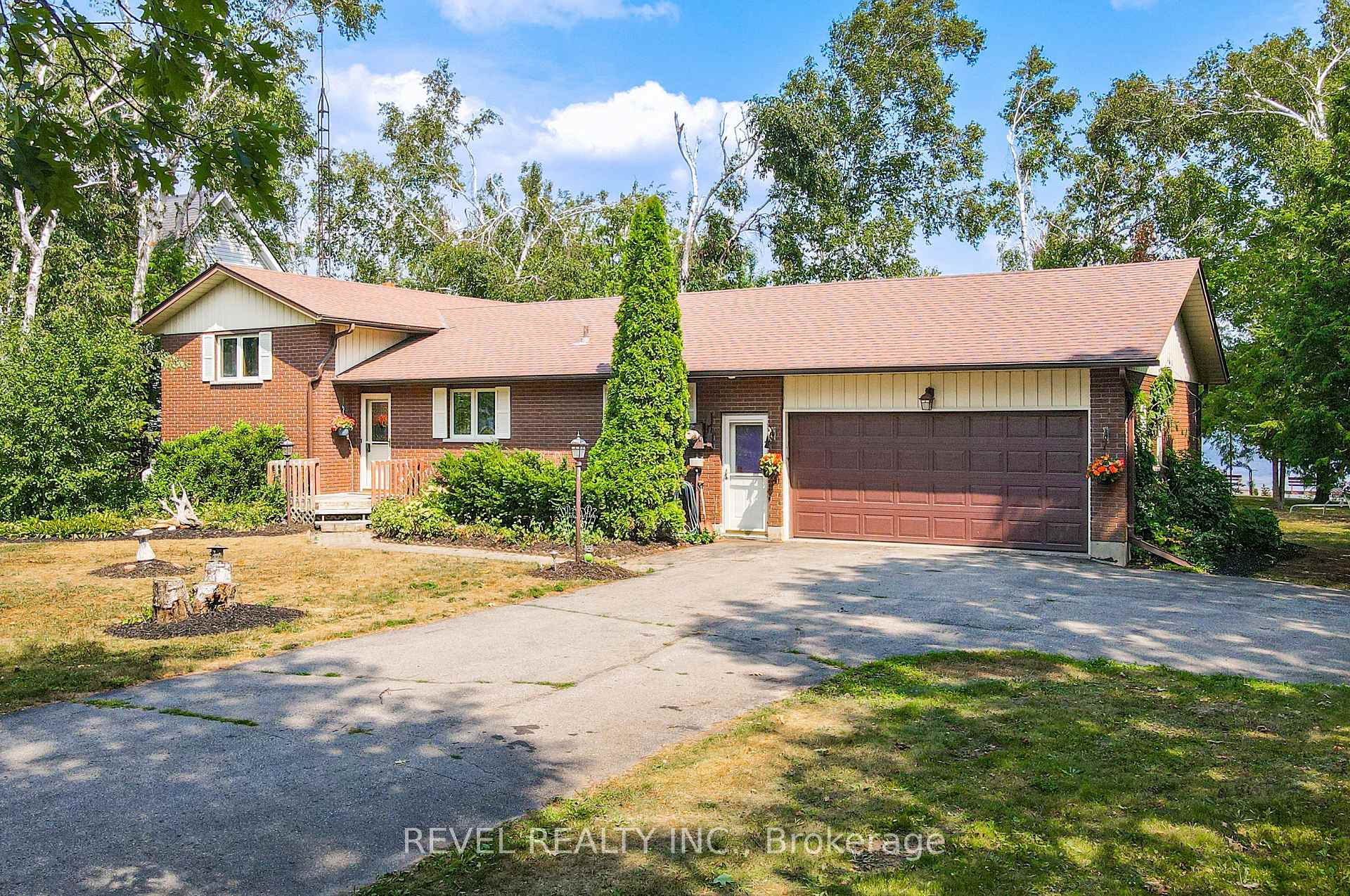 126 Pinewood Boulevard, Kawartha Lakes, ON, exterior