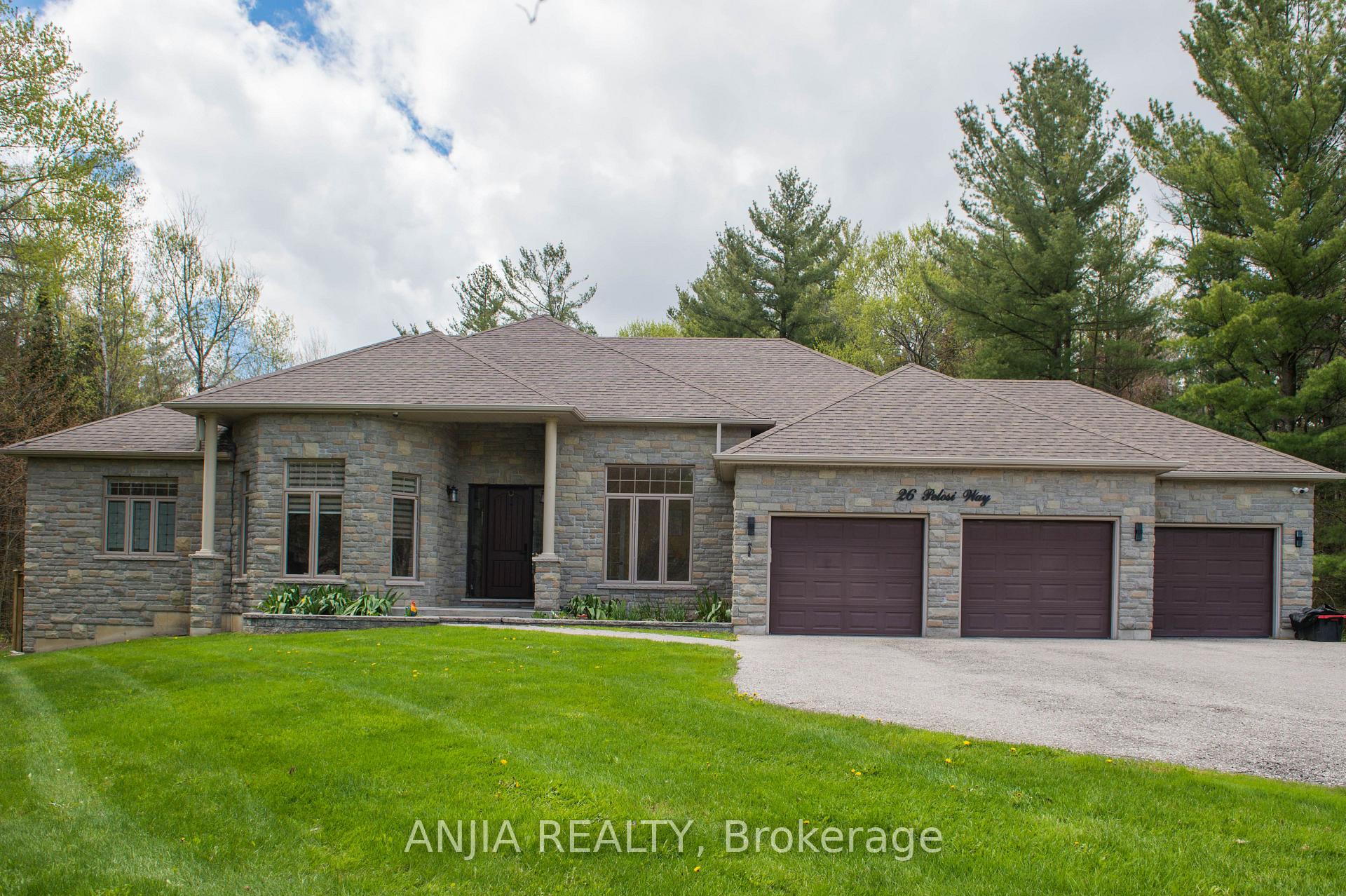 26 Pelosi Way, East Gwillimbury, ON, exterior