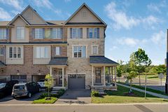 411 Hardwick Common, Oakville, ON, exterior