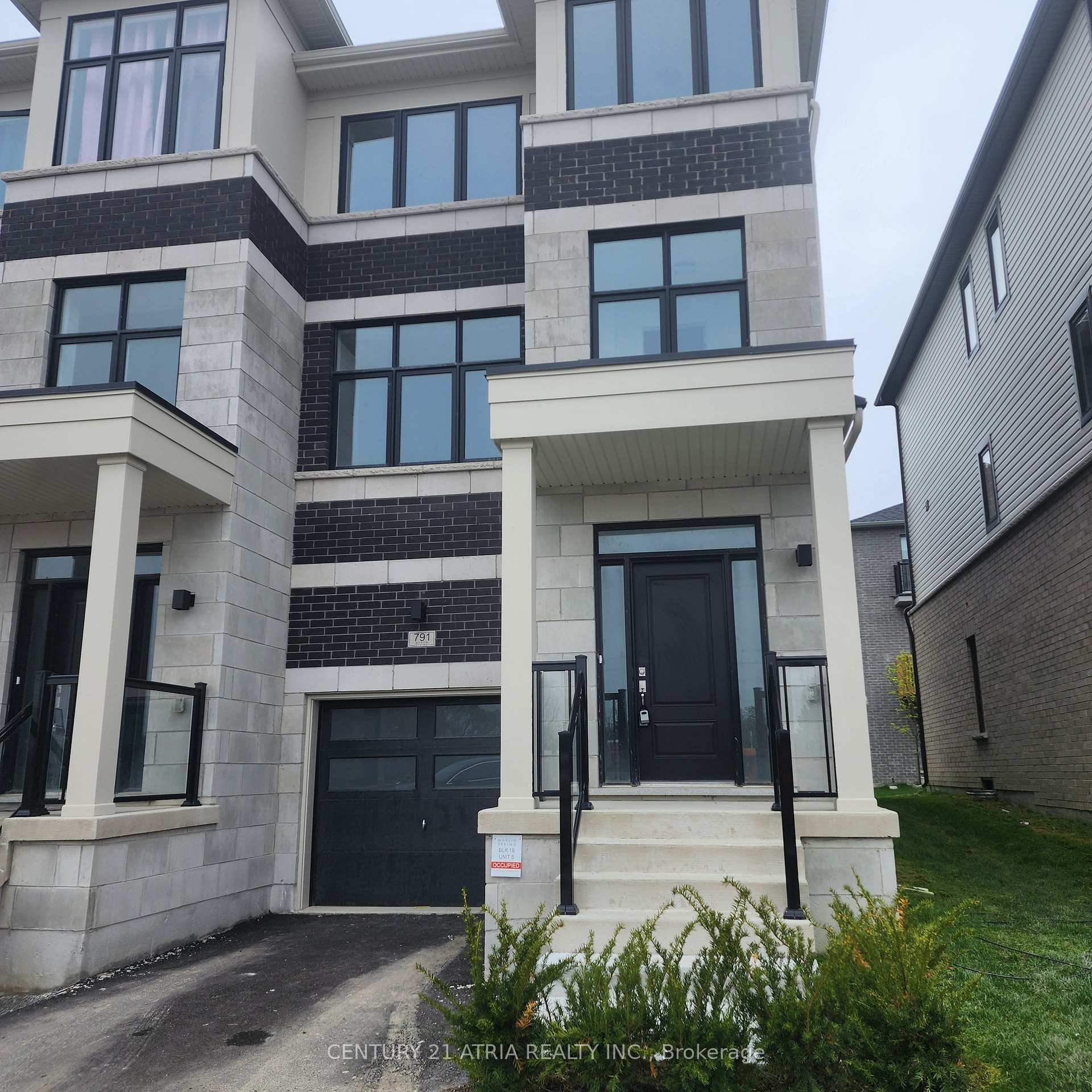 791 Chinook Path, Oshawa, ON, exterior