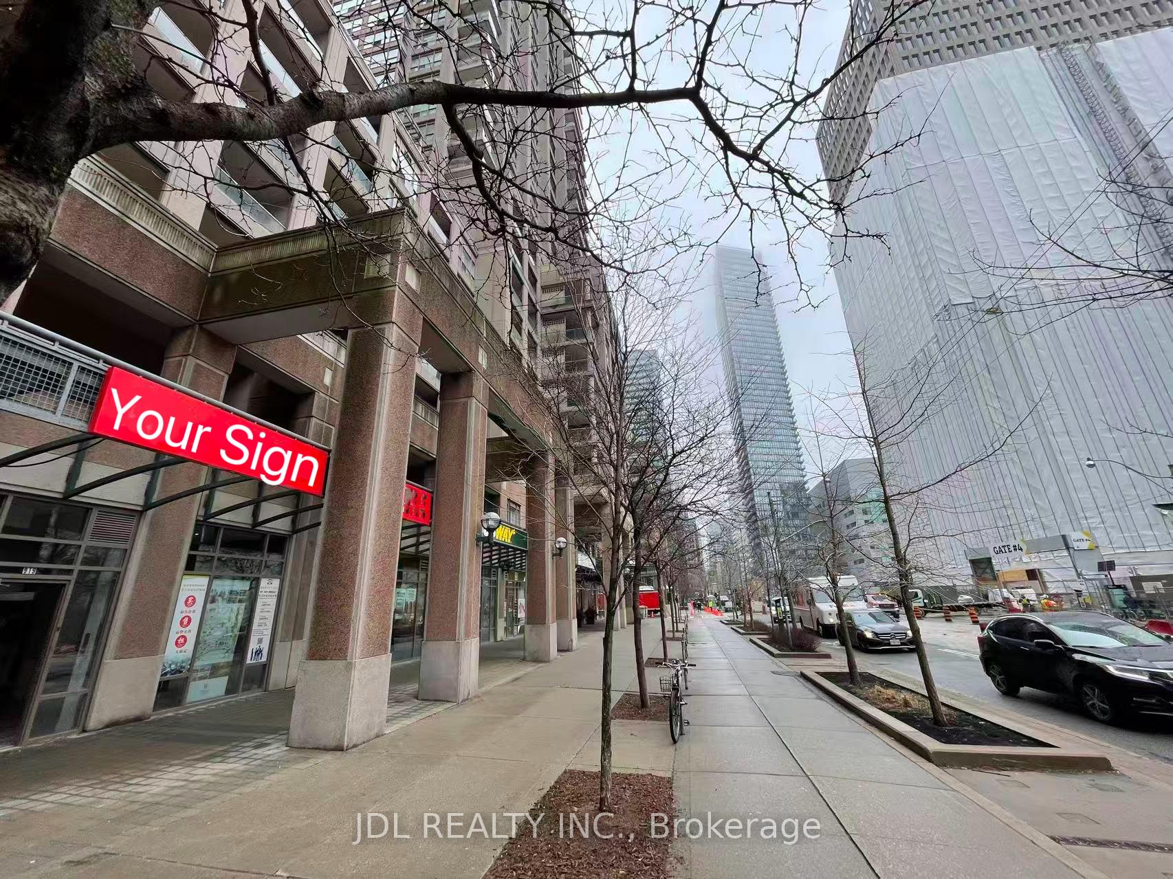 R1A - 925 Bay Street, Toronto C01, ON, exterior