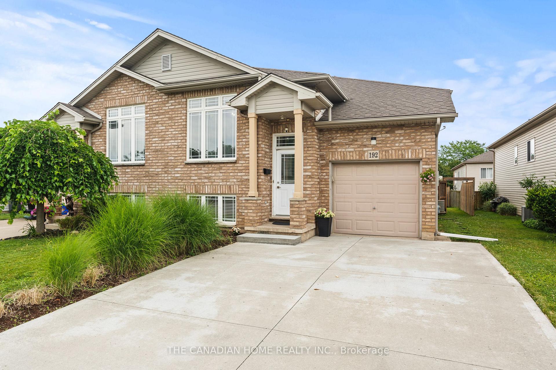 192 Oakcrest Avenue E, Welland, ON, exterior