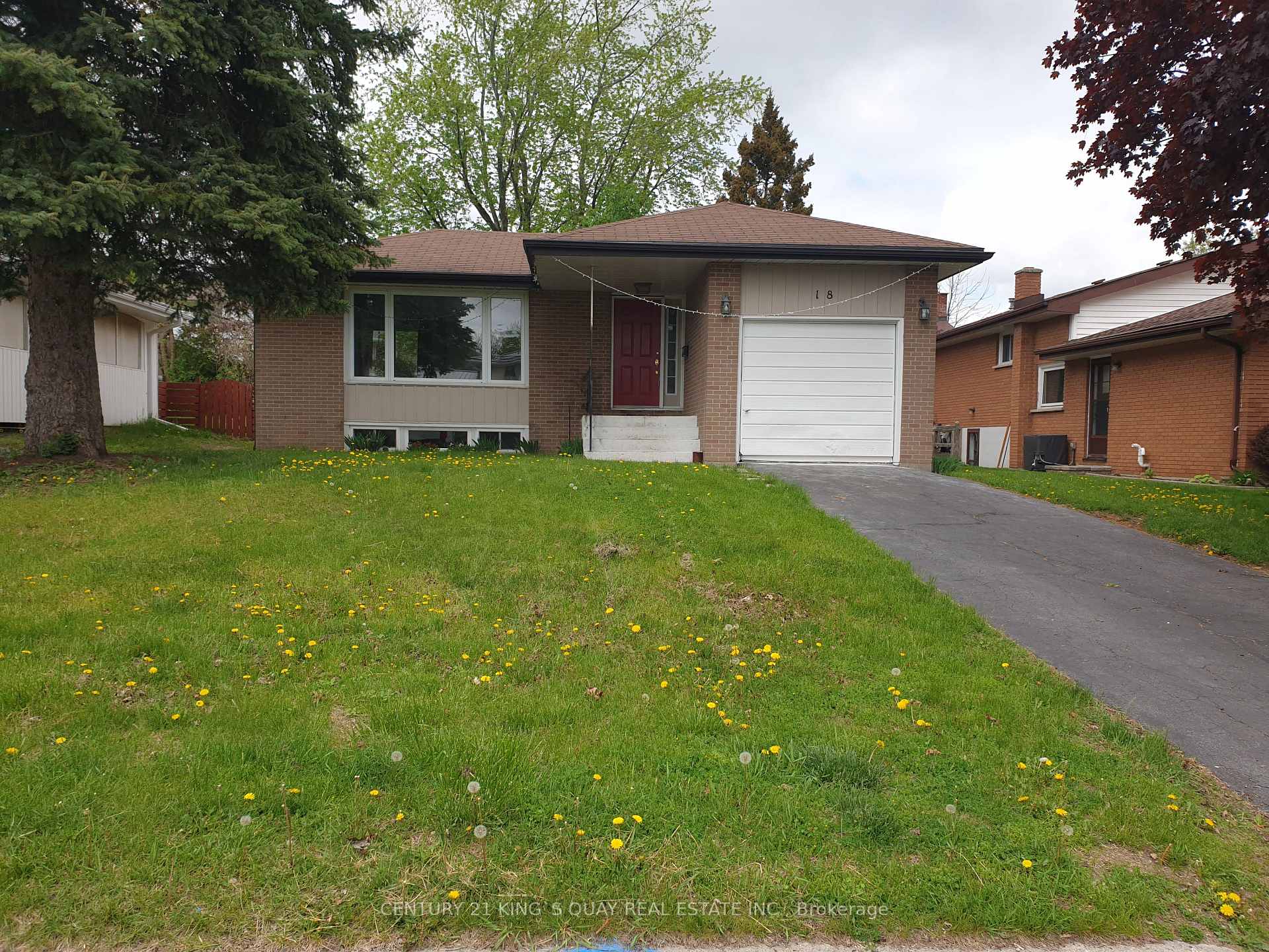 18 Manor Crescent, Quinte West, ON, exterior