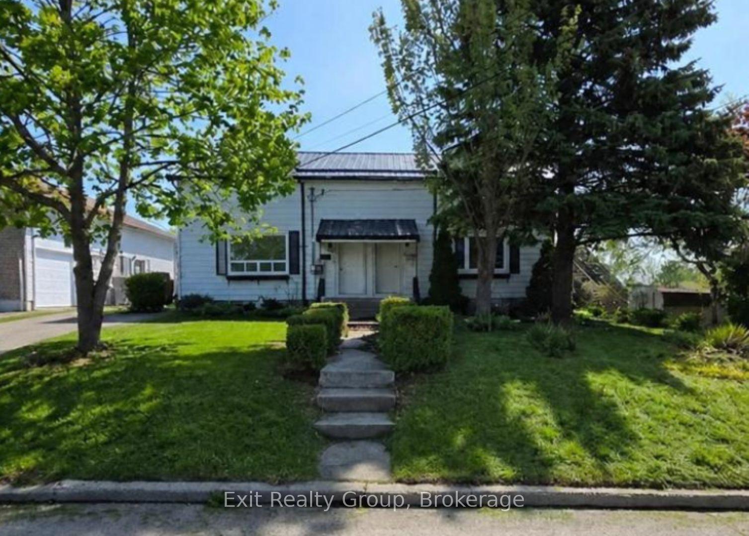 13 Flindall Street, Quinte West, ON, exterior