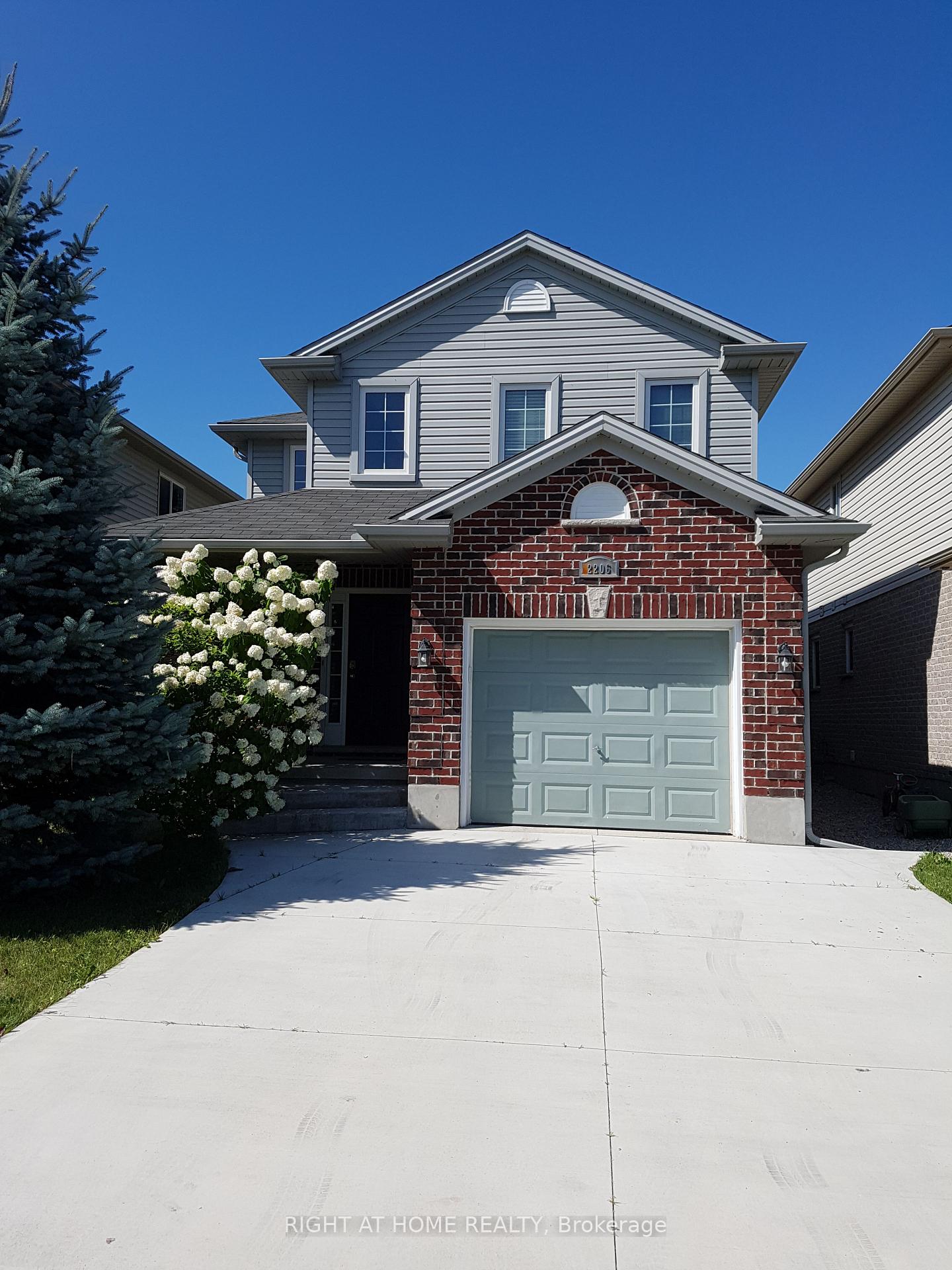 2206 Coronation Drive, London North, ON, exterior