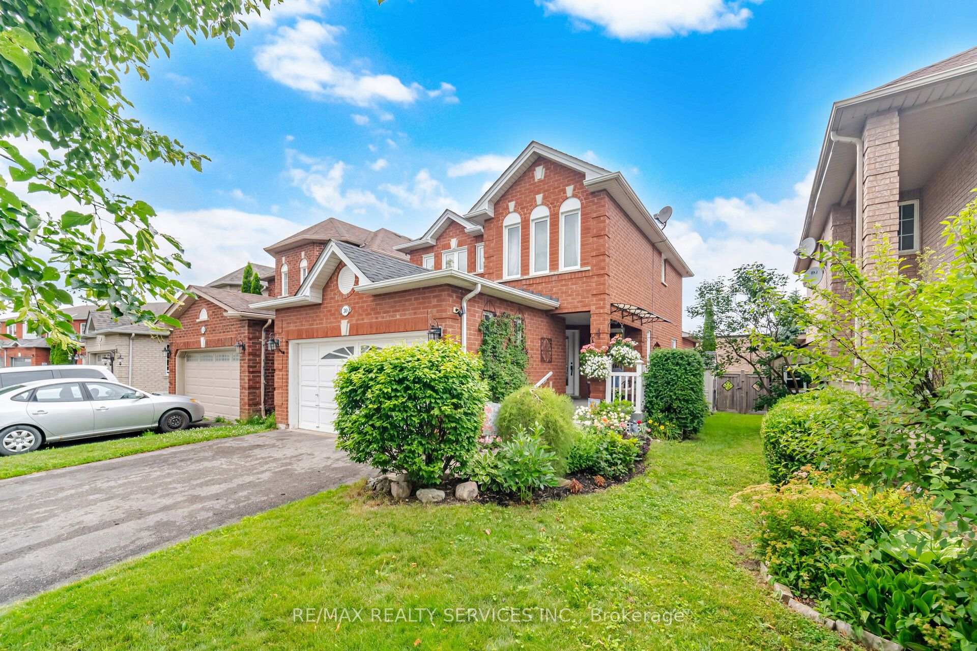 30 Henderson Crescent, New Tecumseth, ON, exterior