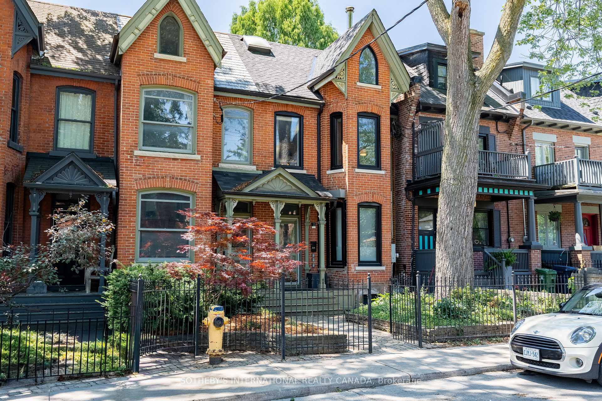366 Ontario Street, Toronto C08, ON, exterior