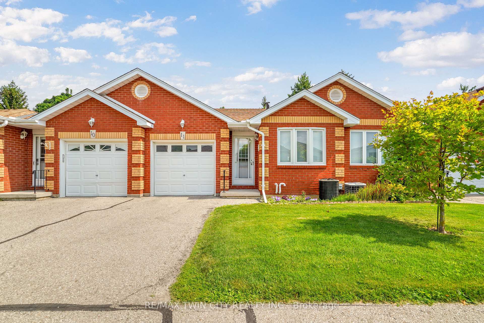 11 - 1 Buchanan Crescent, Brantford, ON, exterior