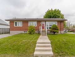 8 Laxford Avenue, Toronto E04, ON, exterior