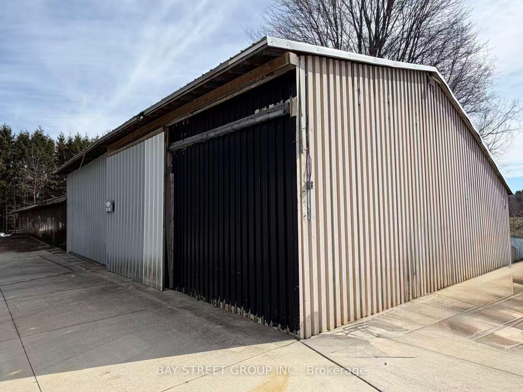 20301 Cherry Hill Road Centre, Thames Centre, ON, exterior