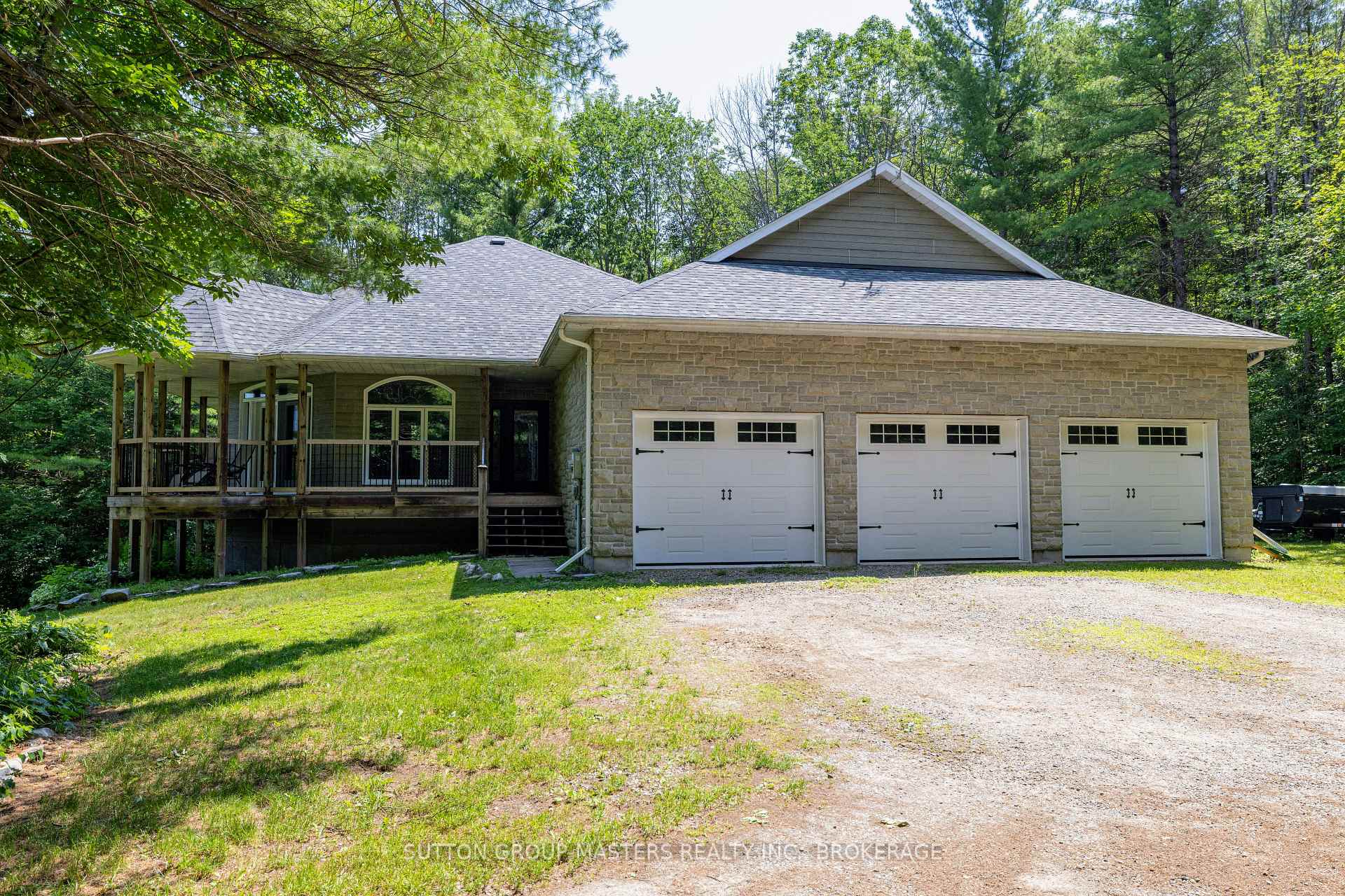 139 Country Woods Drive, Frontenac, ON, exterior