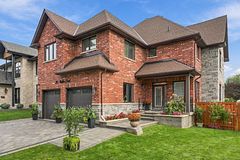 301 Fiddlers Court, Pickering, ON, exterior
