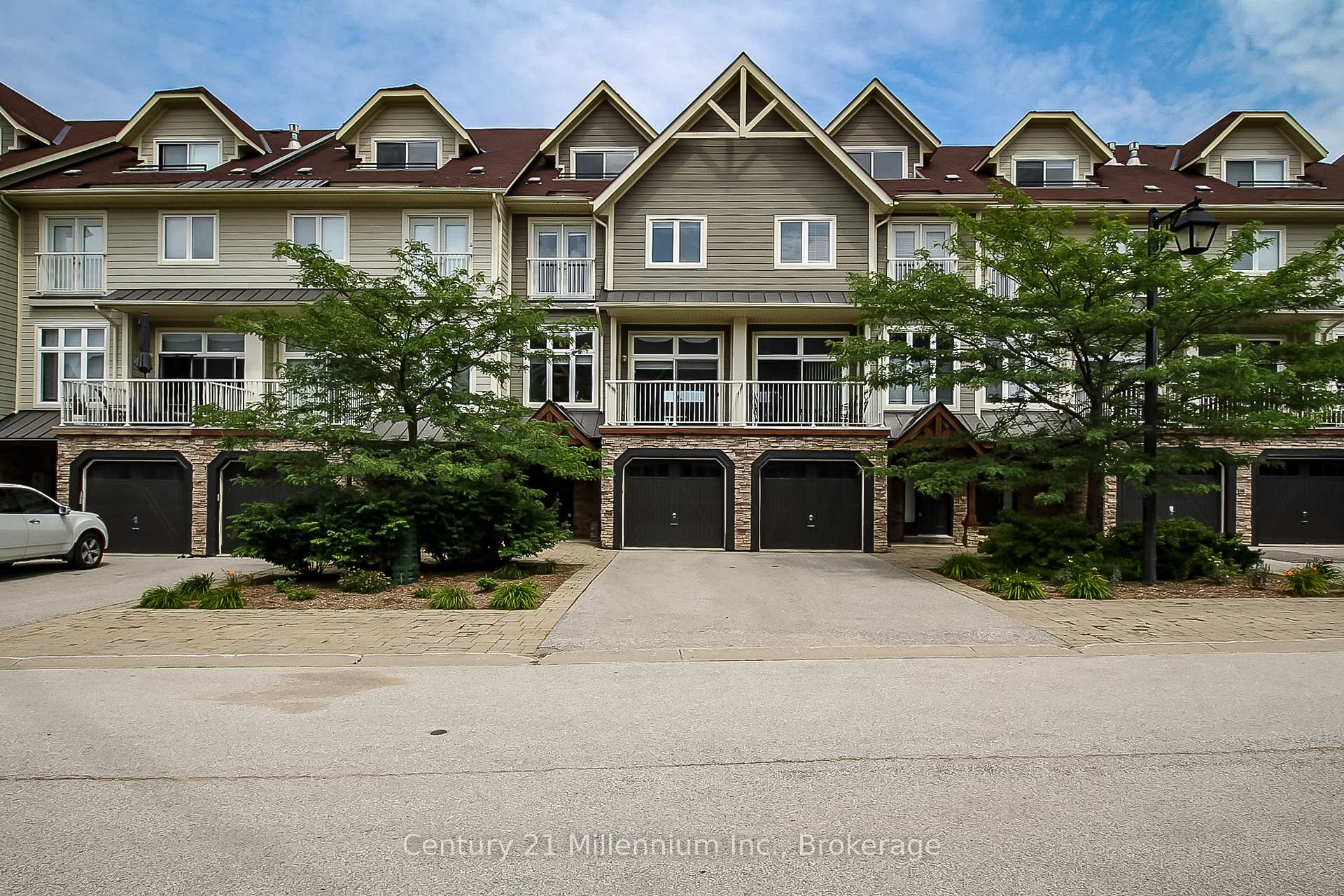 7 - 104 Farm Gate Road, Blue Mountains, ON, exterior