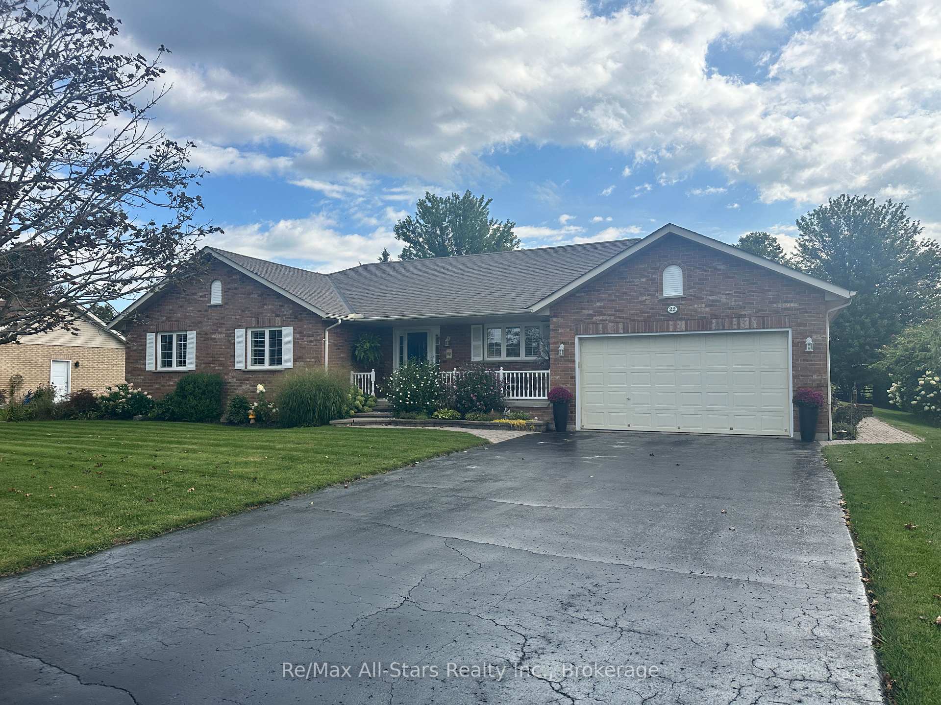 22 Hallett Crescent, Kawartha Lakes, ON, exterior
