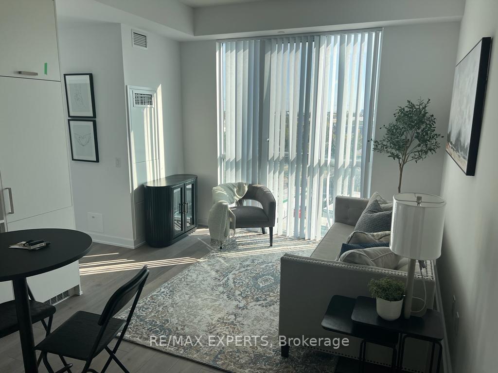509 - 60 Honey Crisp Crescent, Vaughan, ON, exterior