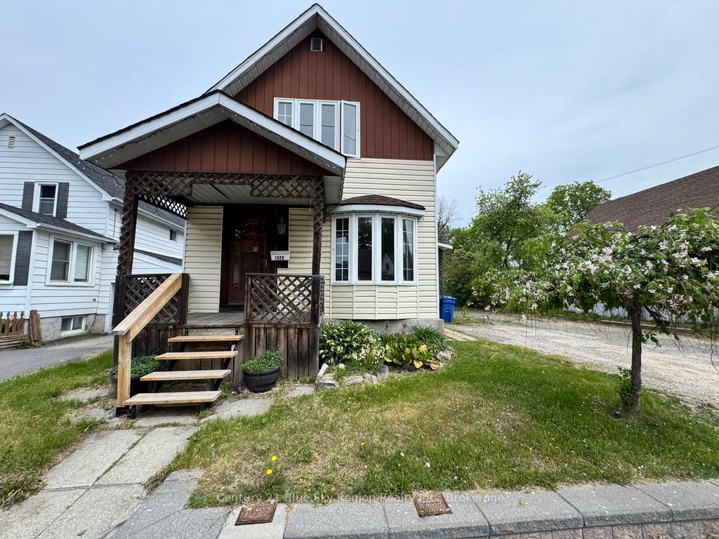 1528 Cassells Street, North Bay, ON, exterior