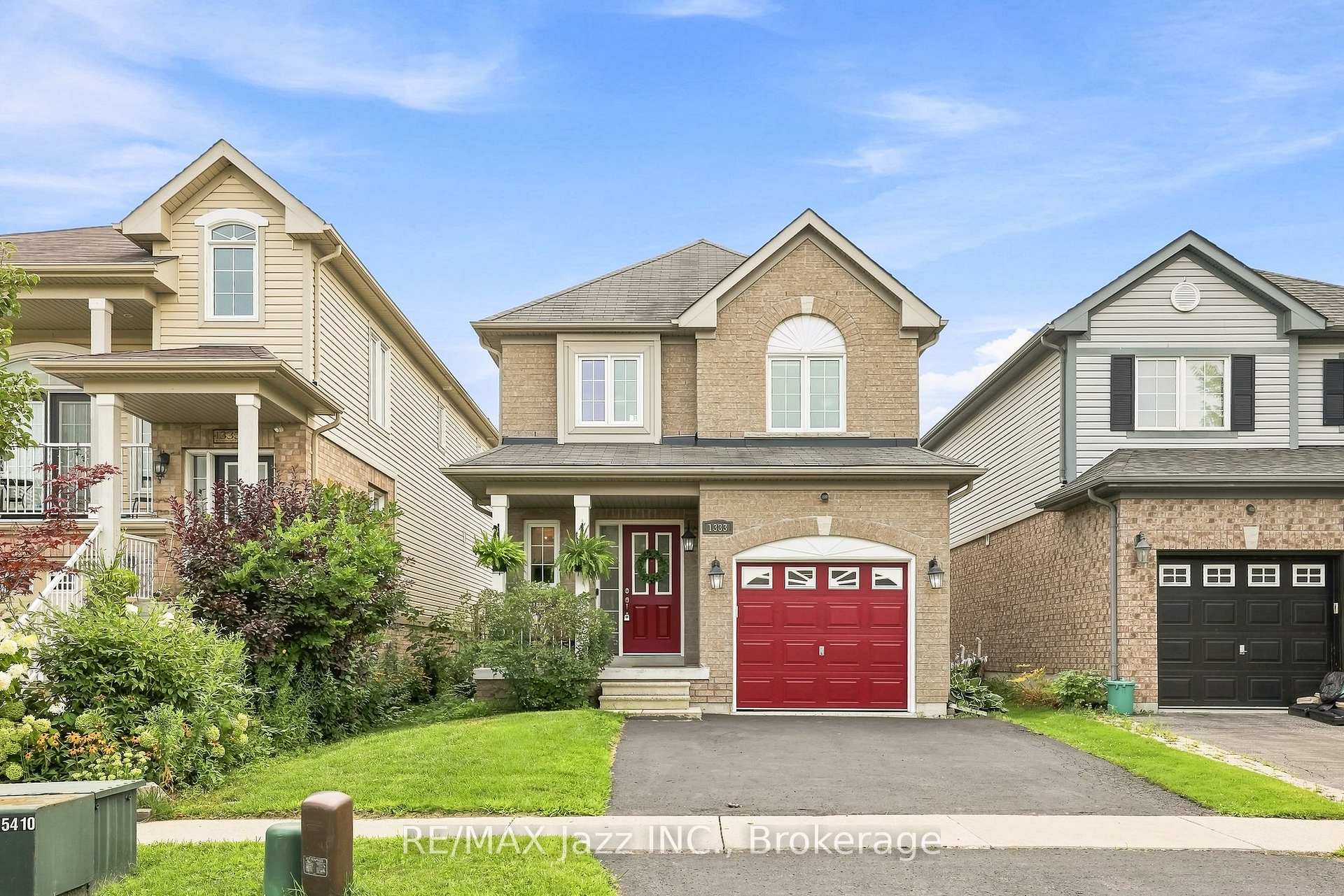 1333 Wadebridge Crescent, Oshawa, ON, exterior