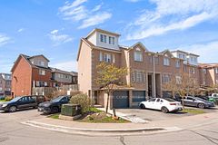 19 Spadina Road, Brampton, ON, exterior