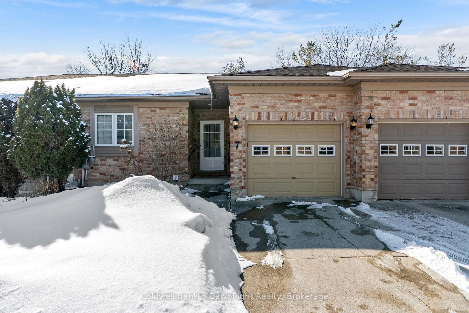 7 Brookside Place, South Huron, ON, exterior