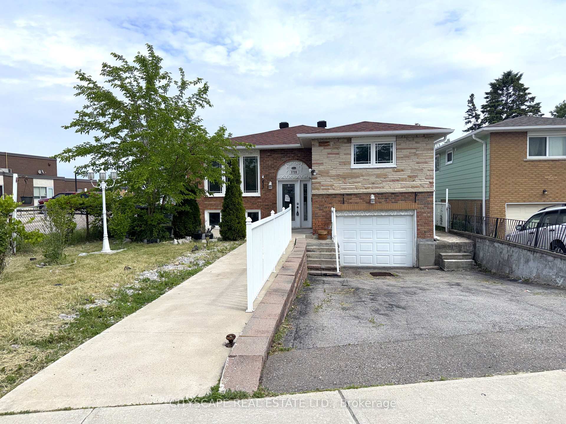 3720 Brandon Gate Drive, Mississauga, ON, exterior