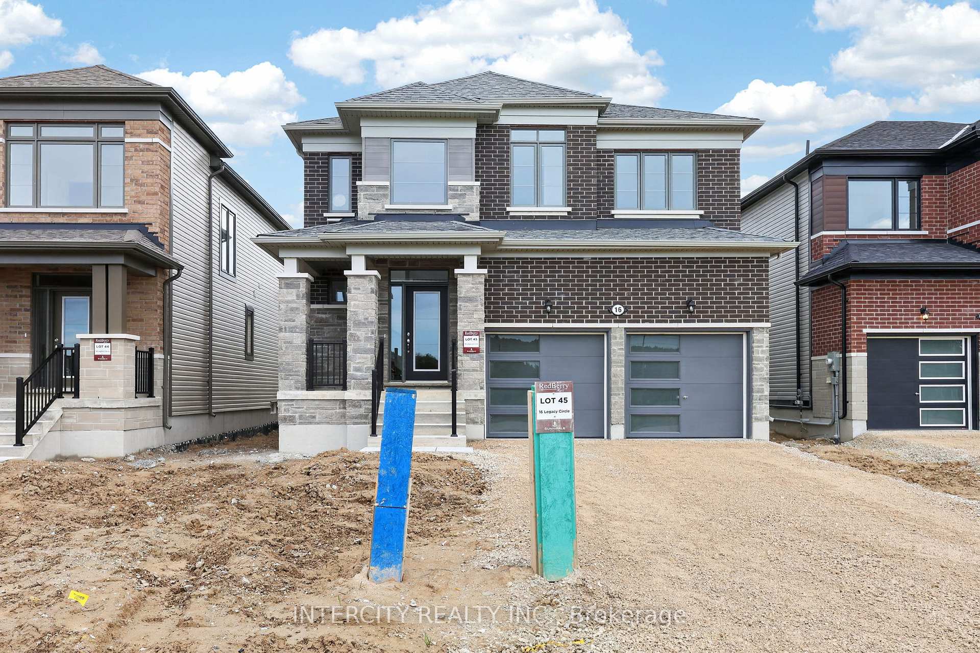16 Legacy Circle, Wasaga Beach, ON, exterior