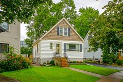 25 Clayburn Avenue, St. Catharines, ON, exterior