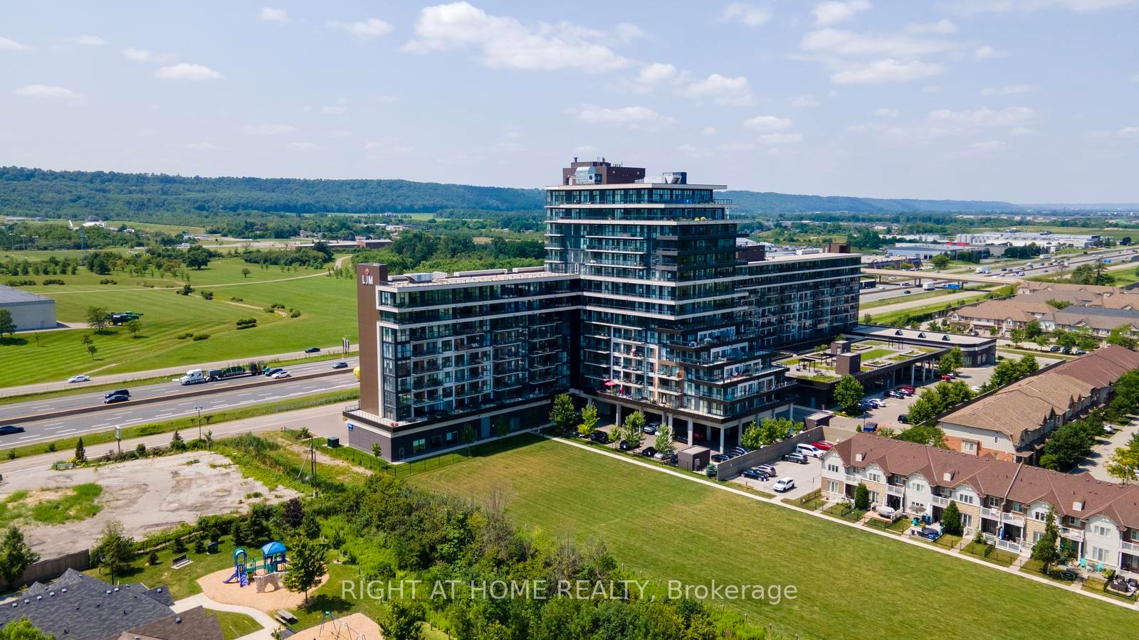 319 - 550 North Service Road, Grimsby, ON, exterior