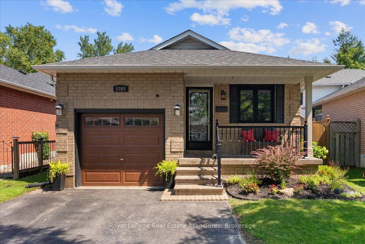 1464 Trowbridge Drive, Oshawa, ON, exterior