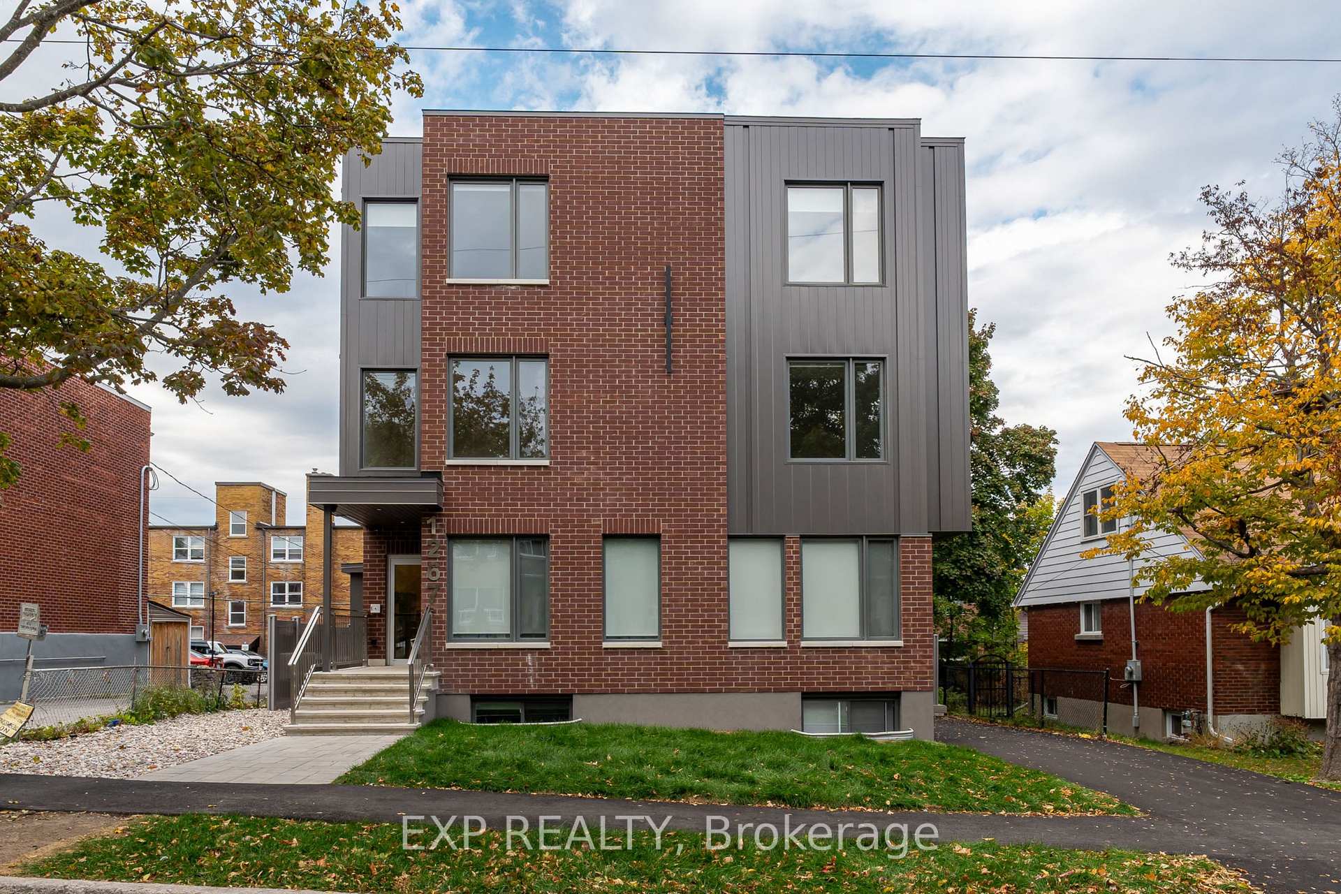 4 - 1267 Summerville Avenue, Carlington - Central Park, ON, exterior