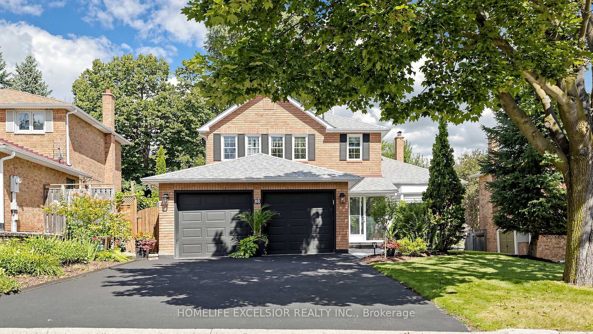 88 Kemano Road, Aurora, ON, exterior