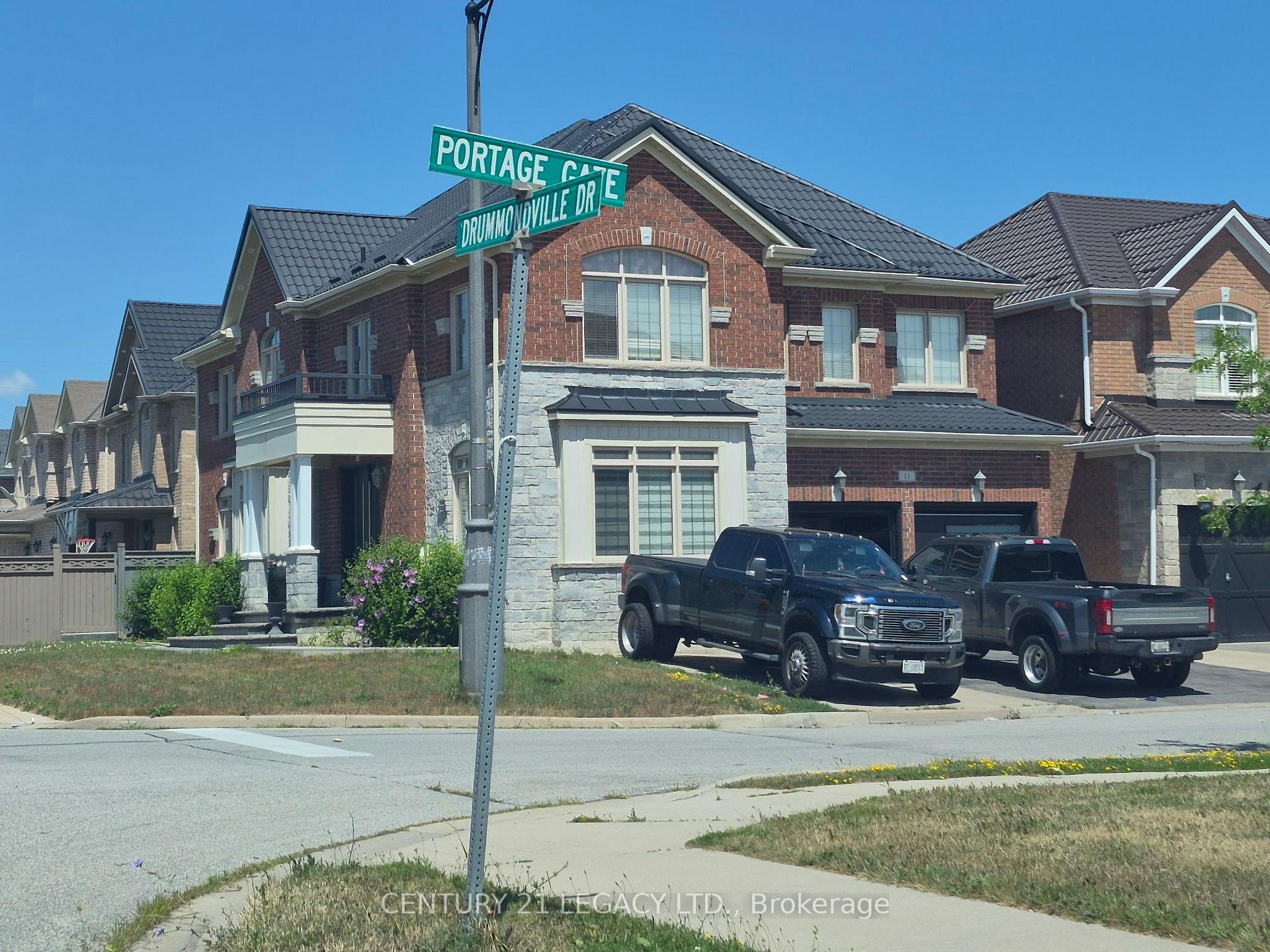11 DRUMMONDVILLE Drive, Brampton, ON, exterior