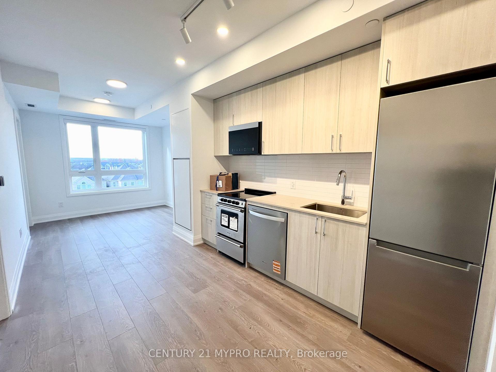 402 - 3250 Carding Mill Trail, Oakville, ON, exterior