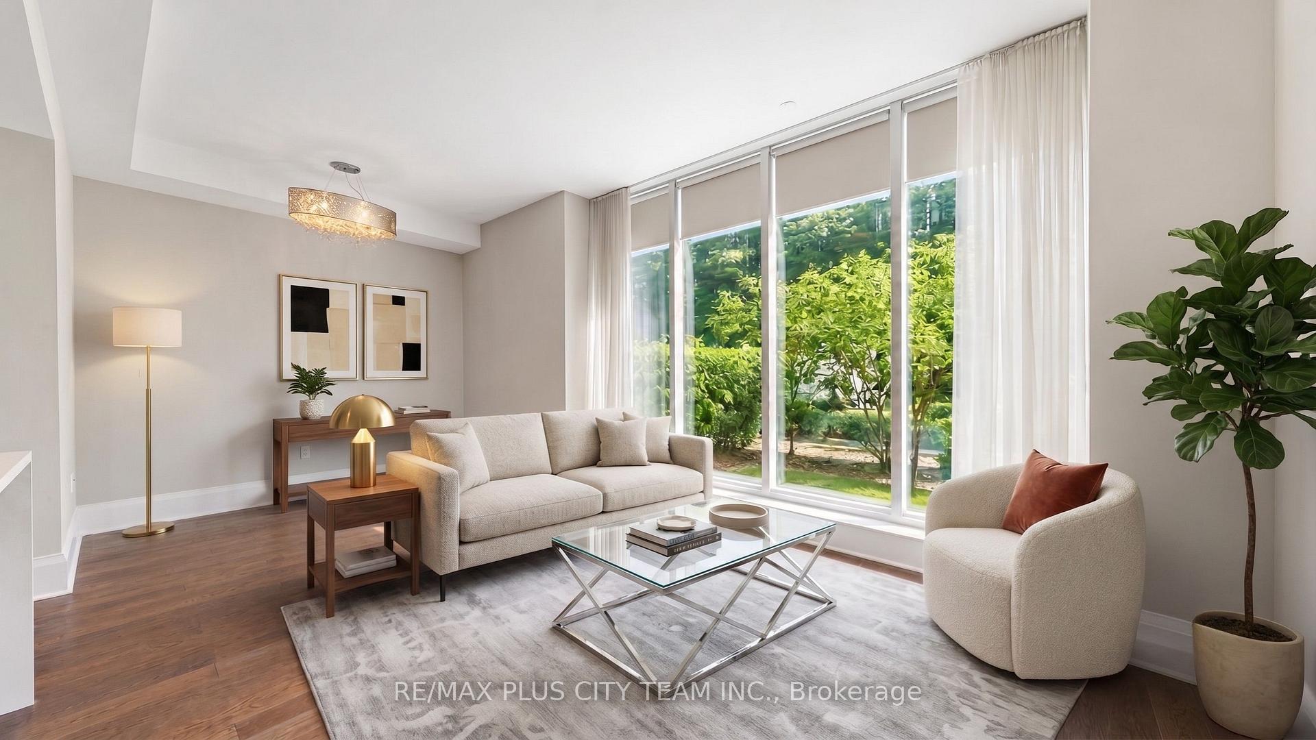 TH122 - 29 Queens Quay E, Toronto C08, ON, exterior
