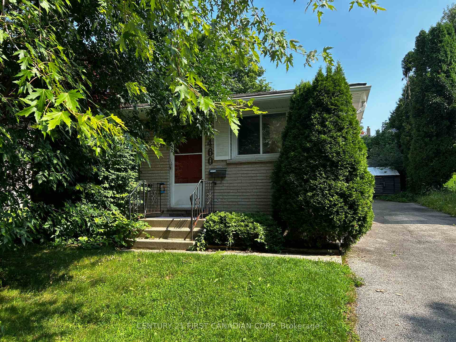 Room 1 - 460 Castlegrove Boulevard, London North, ON, exterior