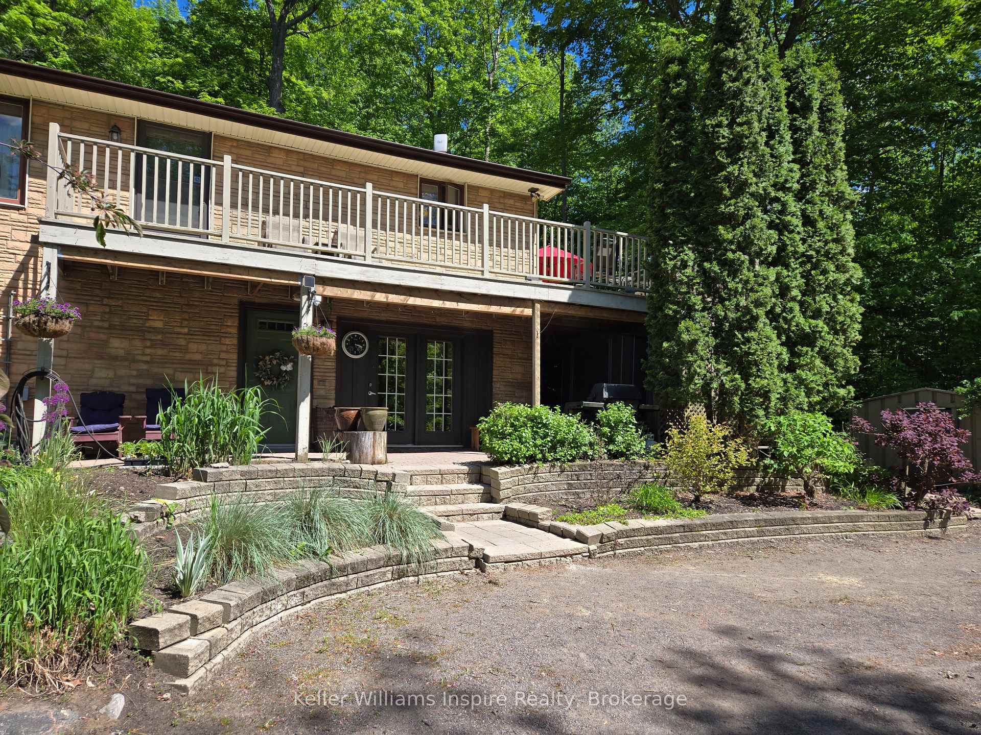 130 Smith Road, Belleville, ON, exterior