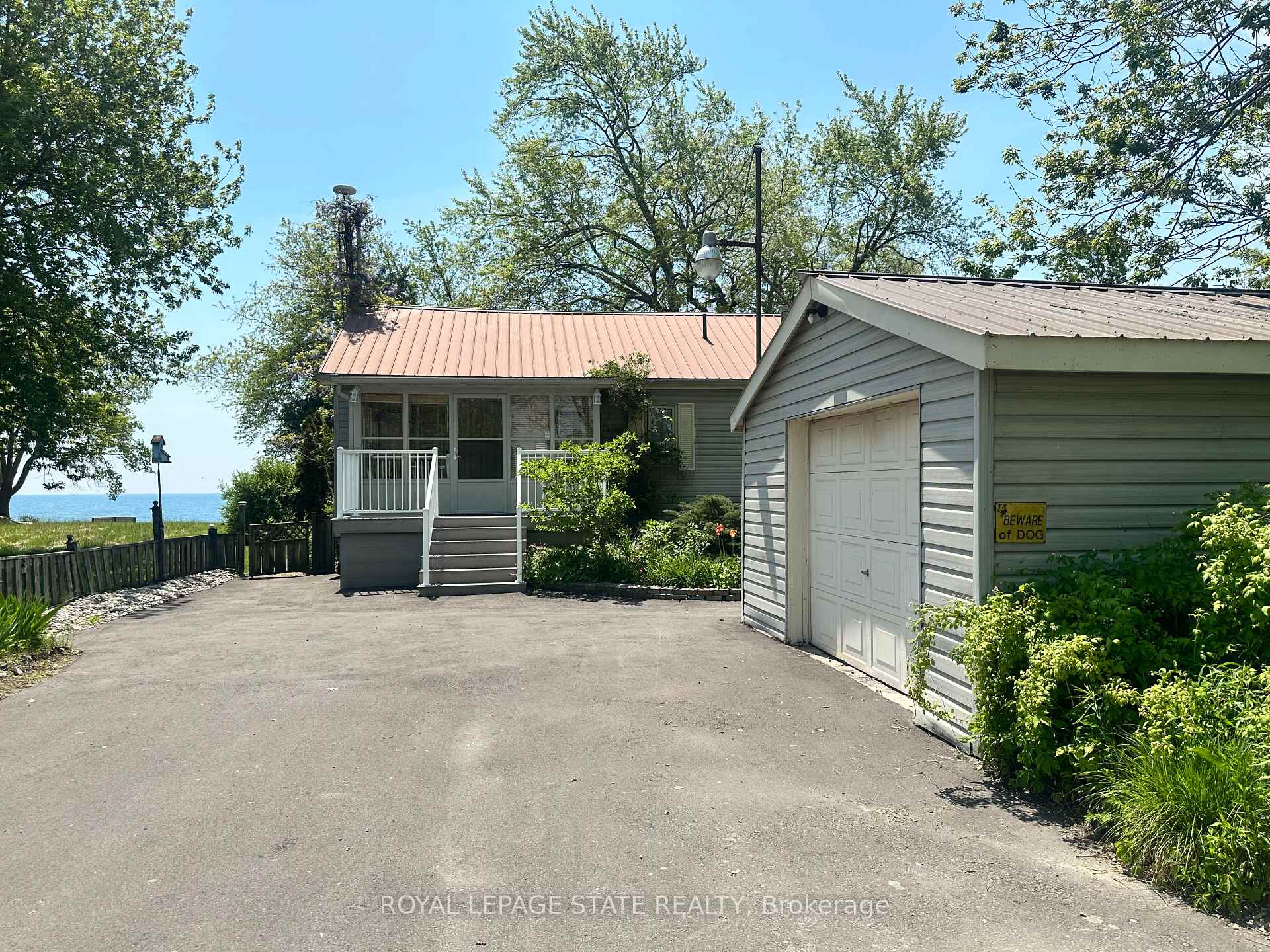 2592 Lakeshore Road, Haldimand, ON, exterior