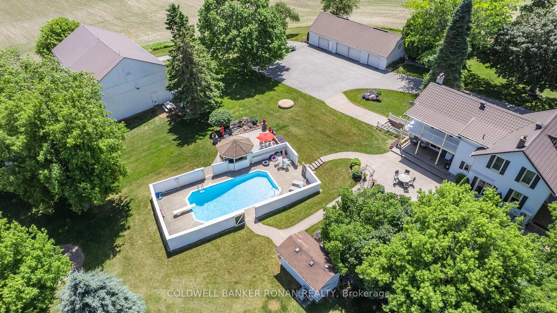 5977 13th Line, New Tecumseth, ON, exterior
