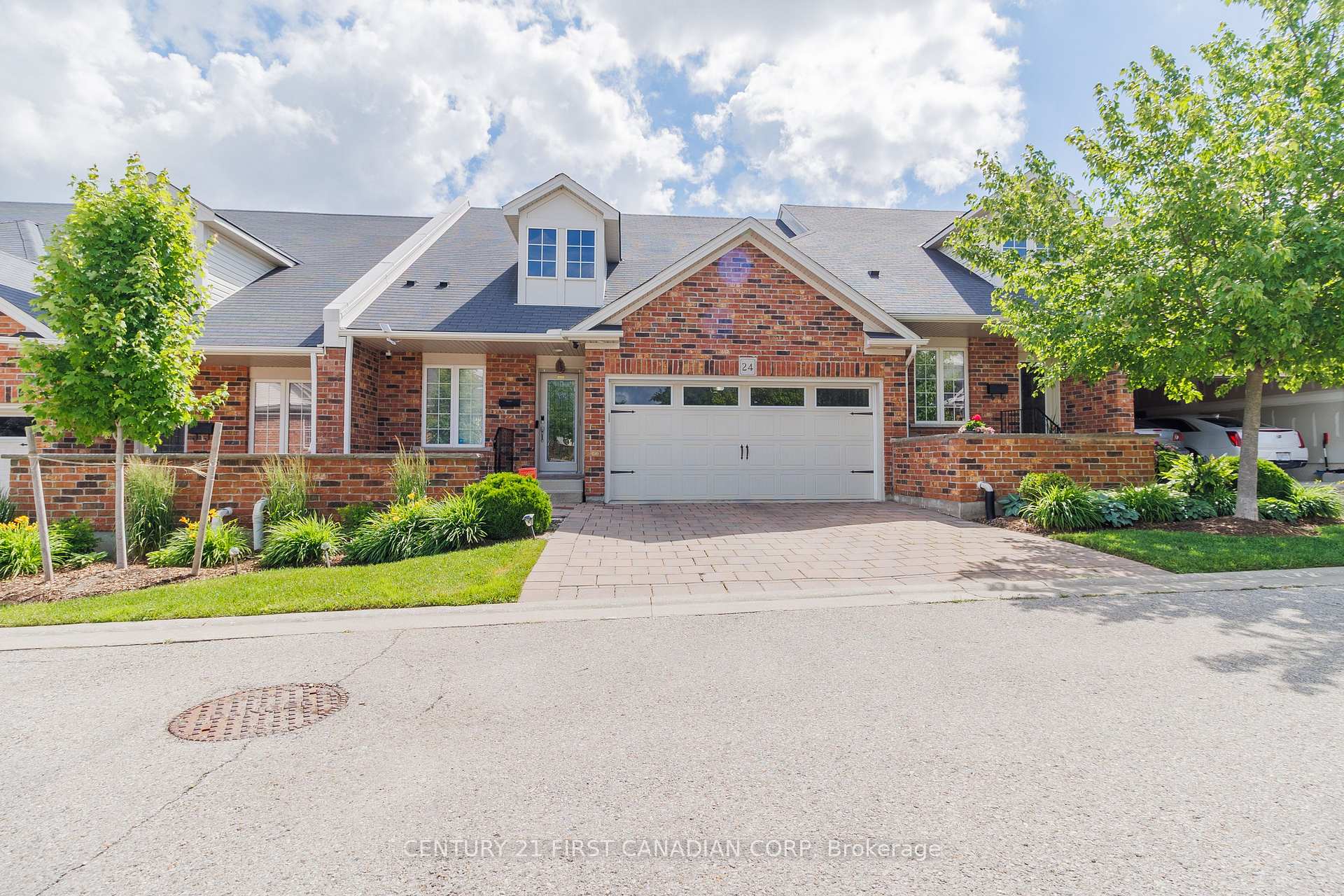 24 - 464 Commissioners Road W, London South, ON, exterior