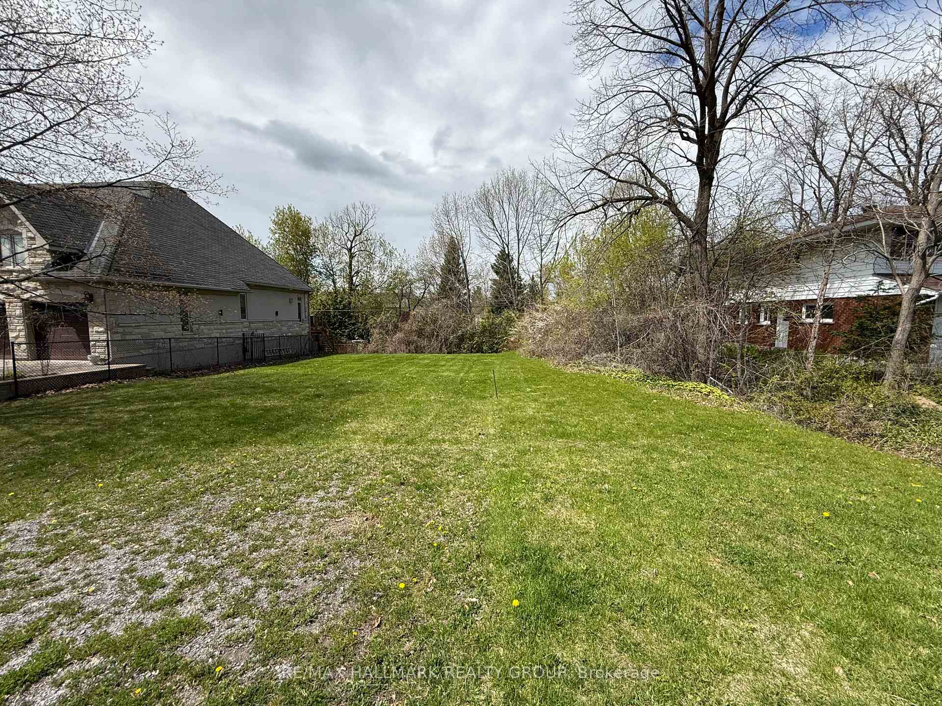 95 Dorothea Drive, Billings Bridge - Riverside Park and Area, ON, exterior