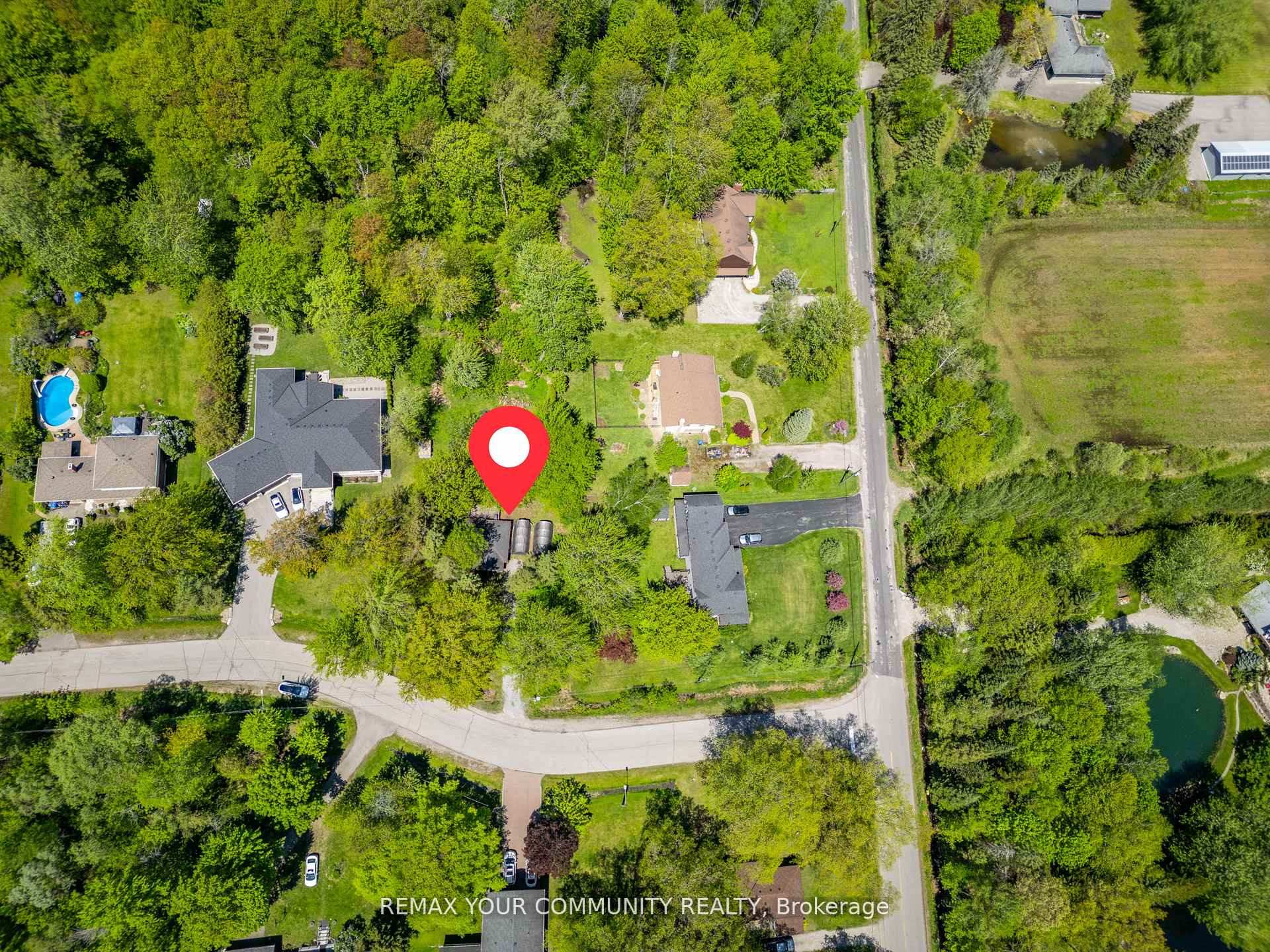 8 Morgans Road, East Gwillimbury, ON, exterior