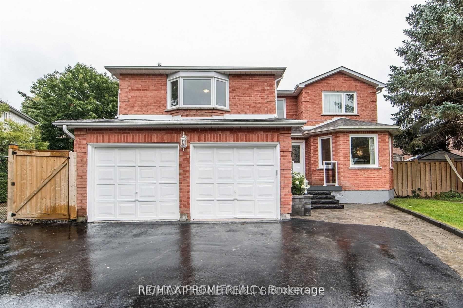 Main - 376 Kelly Crescent, Newmarket, ON, exterior